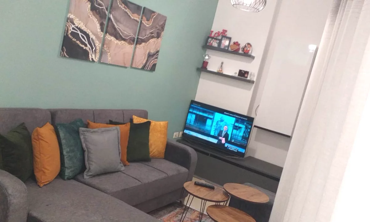 Shtepi me qera Apartament ne Tirane, 1+1, Mobilimi E mobiluar, Pagesa 35,000  Leke.