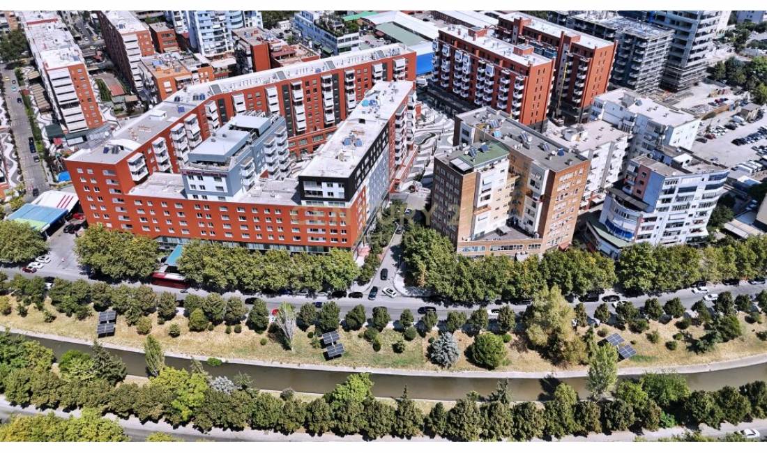 NJESI SHERBIMI ME QIRA TEK KOMPLEKSI DELIJORGJI!