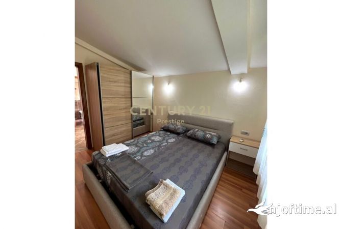 Shtepi me qera Vila Luksoze ne Durres, 3+1, Mobilimi E mobiluar, Pagesa 1,000  Euro.