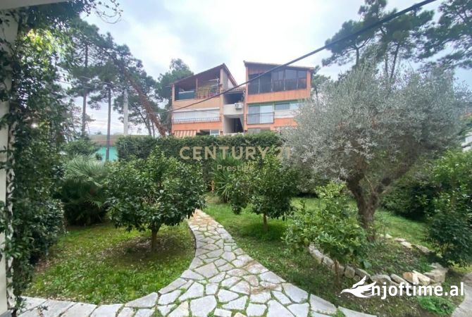 Shtepi me qera Vila Luksoze ne Durres, 3+1, Mobilimi E mobiluar, Pagesa 1,000  Euro.