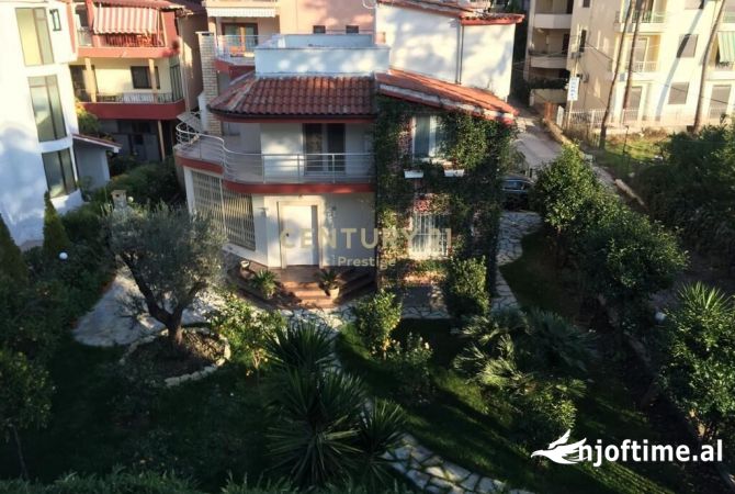 Shtepi me qera Vila Luksoze ne Durres, 3+1, Mobilimi E mobiluar, Pagesa 1,000  Euro.