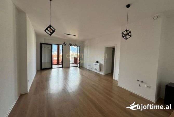Apartment for sale in Tirana 3+1, Emty