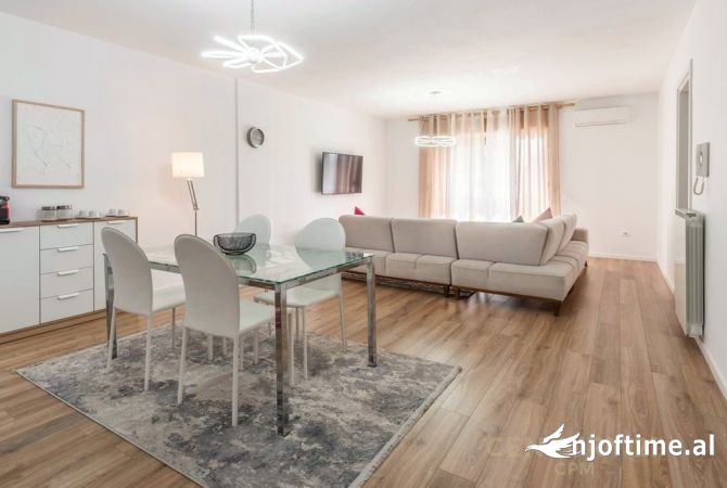 Shtepi me qera Apartament ne Tirane, 2+1, Mobilimi E mobiluar, Pagesa 1,100  Euro.