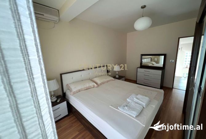 Shtepi me qera Vila Luksoze ne Durres, 3+1, Mobilimi E mobiluar, Pagesa 1,000  Euro.