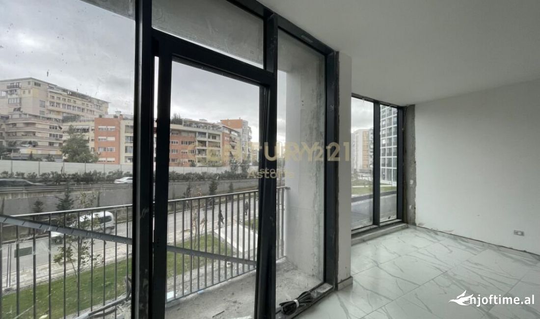 AMBIENT KOMERCIAL PER QIRA, LAKE VIEW, LIQENI I TIRANES