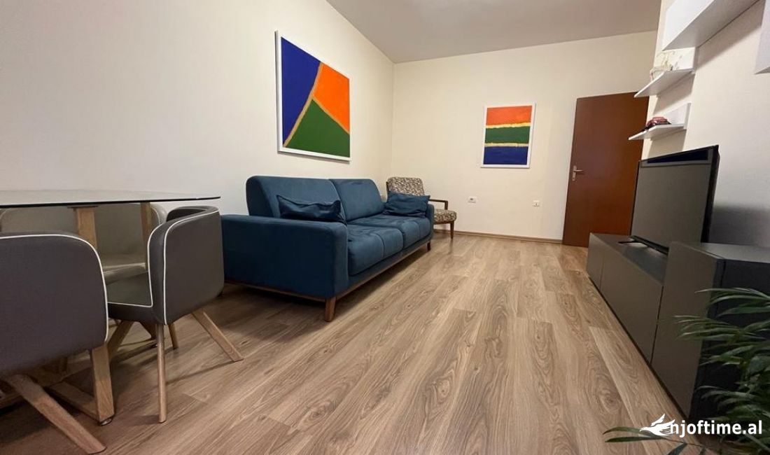 Shtepi me qera Apartament ne Tirane, 1+1, Mobilimi E mobiluar, Pagesa 650  Euro.