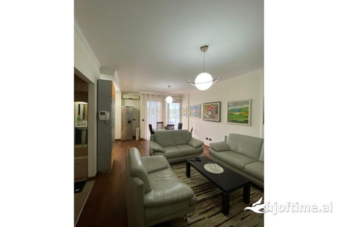 Apartament 2+1 me qira tek Garda