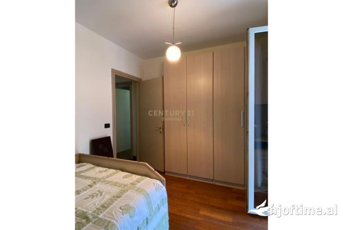 Shtepi me qera Apartament ne Tirane, 2+1, Mobilimi E mobiluar, Pagesa 800  Euro.