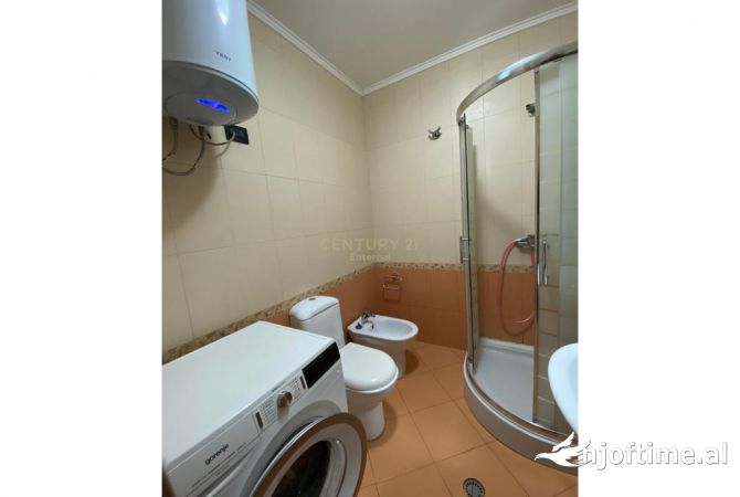 Shtepi me qera Apartament ne Tirane, 2+1, Mobilimi E mobiluar, Pagesa 800  Euro.