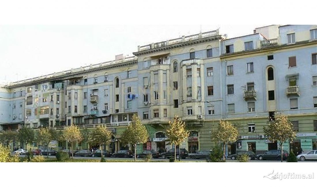 Jepet me qira ambient komercial tek Ish Blloku!