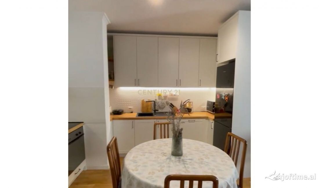 Shtepi me qera Apartament ne Tirane, 2+1, Mobilimi E mobiluar, Pagesa 750  Euro.