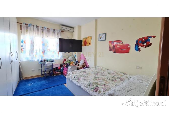 Shtepi me qera Apartament ne Tirane, 3+1, Mobilimi E mobiluar, Pagesa 1,500  Euro.
