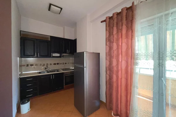 Shtepi me qera Apartament ne Tirane, 1+1, Mobilimi E mobiluar, Pagesa 650  Euro.