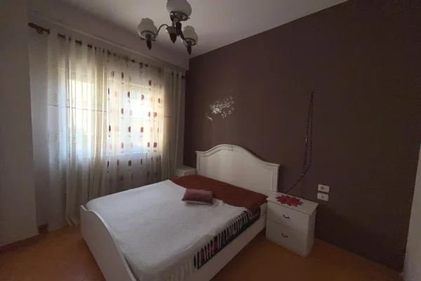 Shtepi me qera Apartament ne Tirane, 1+1, Mobilimi E mobiluar, Pagesa 650  Euro.