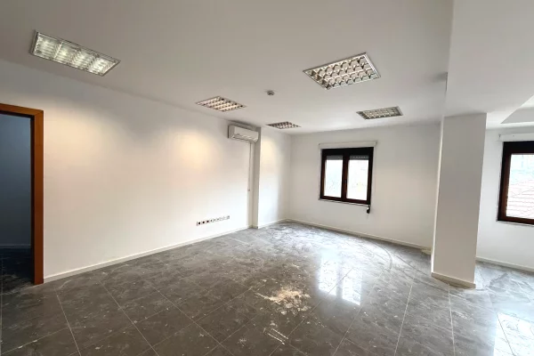 Jepet me qira ambient zyre, tek Rruga e Elbasanit