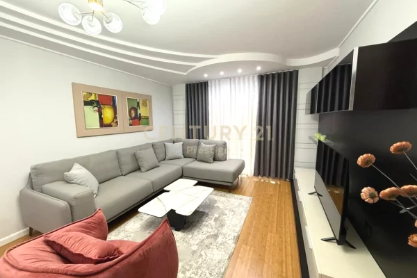 Shtepi me qera 2+1 ne Tirane - 1,300 Euro