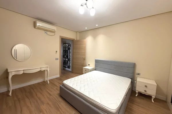 Shtepi me qera Apartament ne Tirane, 1+1, Mobilimi E mobiluar, Pagesa 800  Euro.