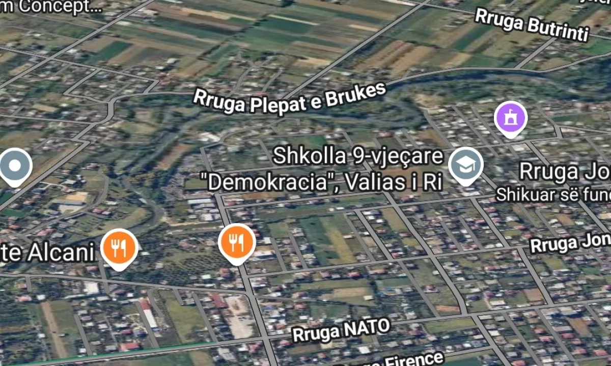 Kamez shiten 8000m/2 toke zone e kuqe per ndertim