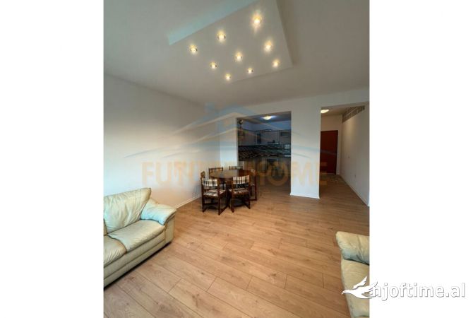 Apartament 2+1+2 per Qera  prane Shkolles se Kuqe
