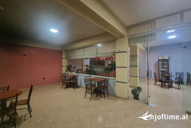 Ambiente Commerciale in Affitto 2+1 a Tirana - 700 Euro