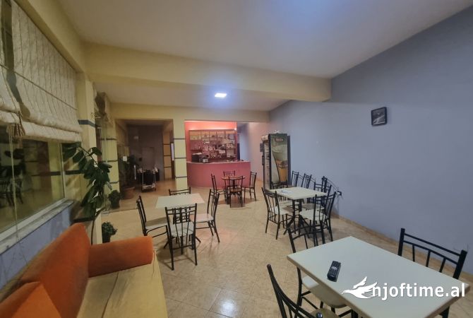 Ambiente Commerciale in Affitto 2+1 a Tirana - 700 Euro