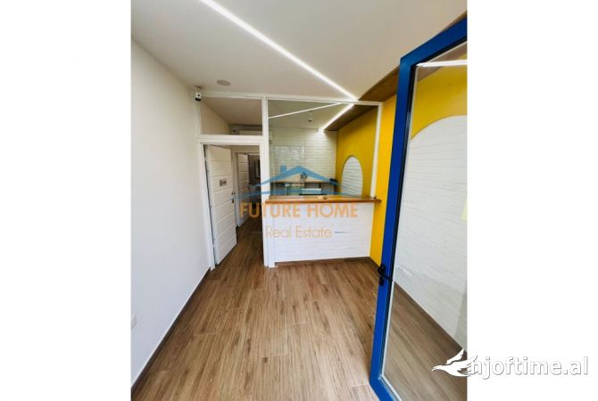 Ambiente Commerciale in Affitto 1+1 a Tirana - 300 Euro