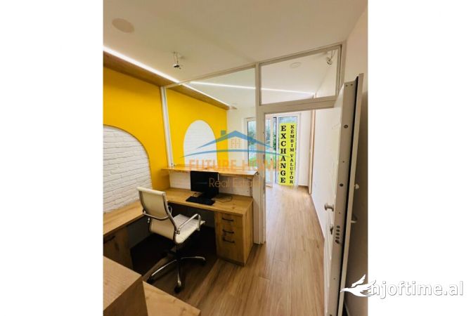 Ambiente Commerciale in Affitto 1+1 a Tirana - 300 Euro