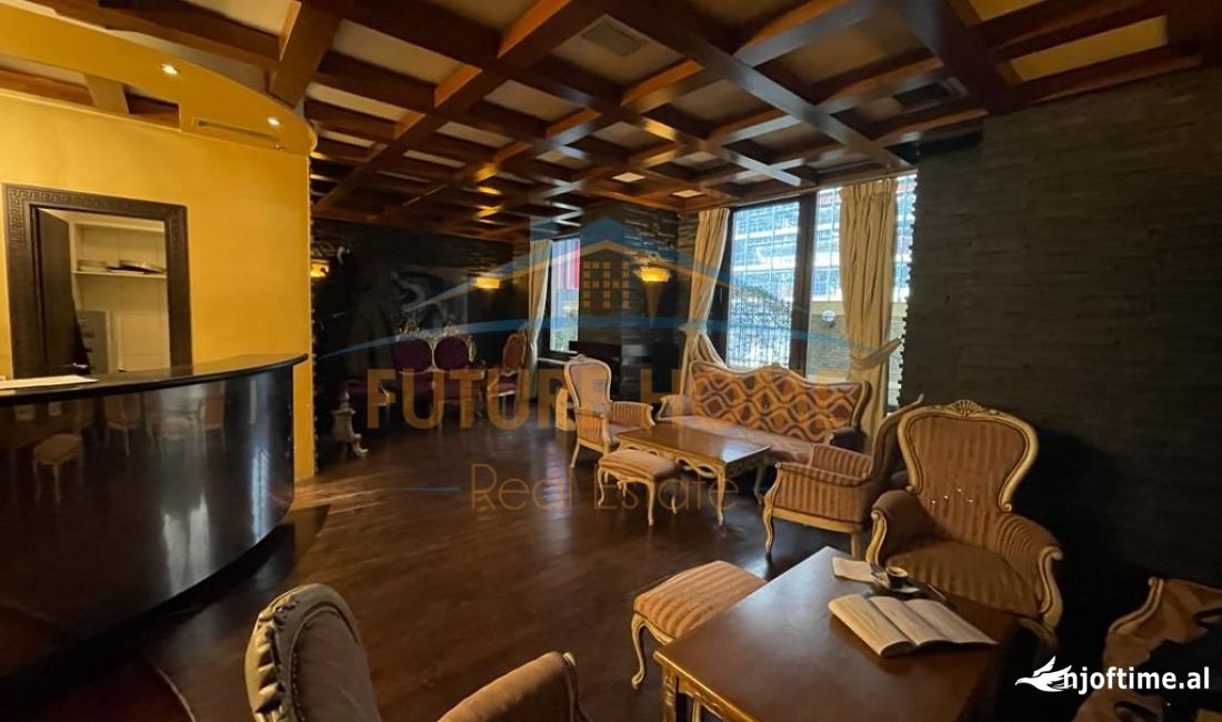 Shitet, Lokal, Prane Stadiumit Air Albania