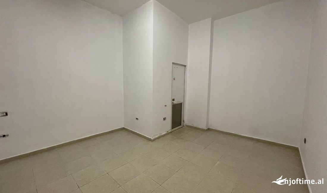 Qera, Ambient Biznesi, Myslym Shyri, Tirane