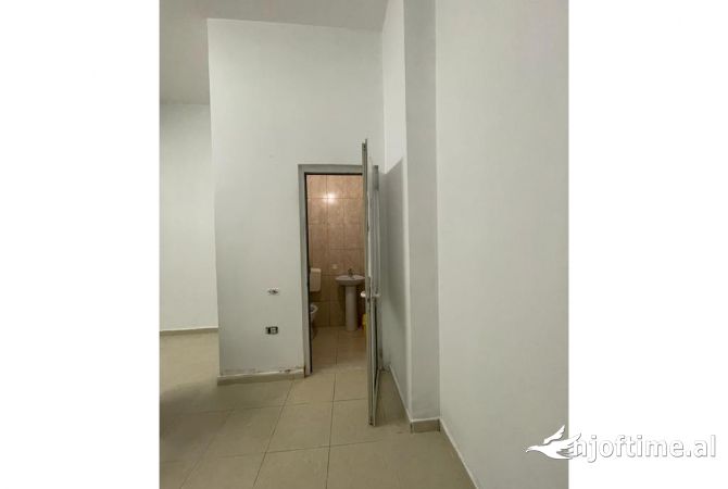 Qera, Ambient Biznesi, Myslym Shyri, Tirane