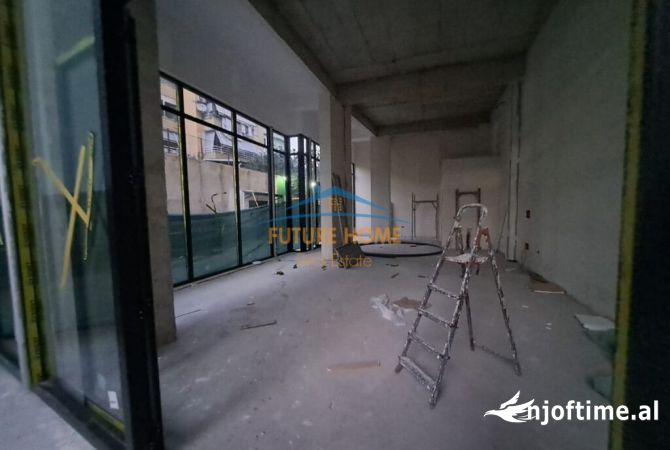 Disponojme ambient biznesi per Qera, Pazari i Ri