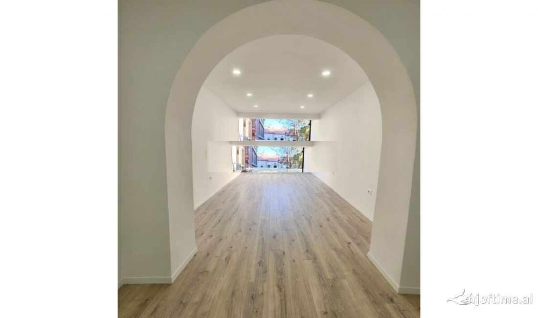 Dyqan per qera tek Stadiumi Dinamo  700 Euro