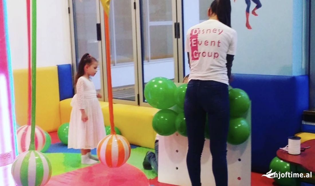 Lojra per femije, labirint dhe karosel