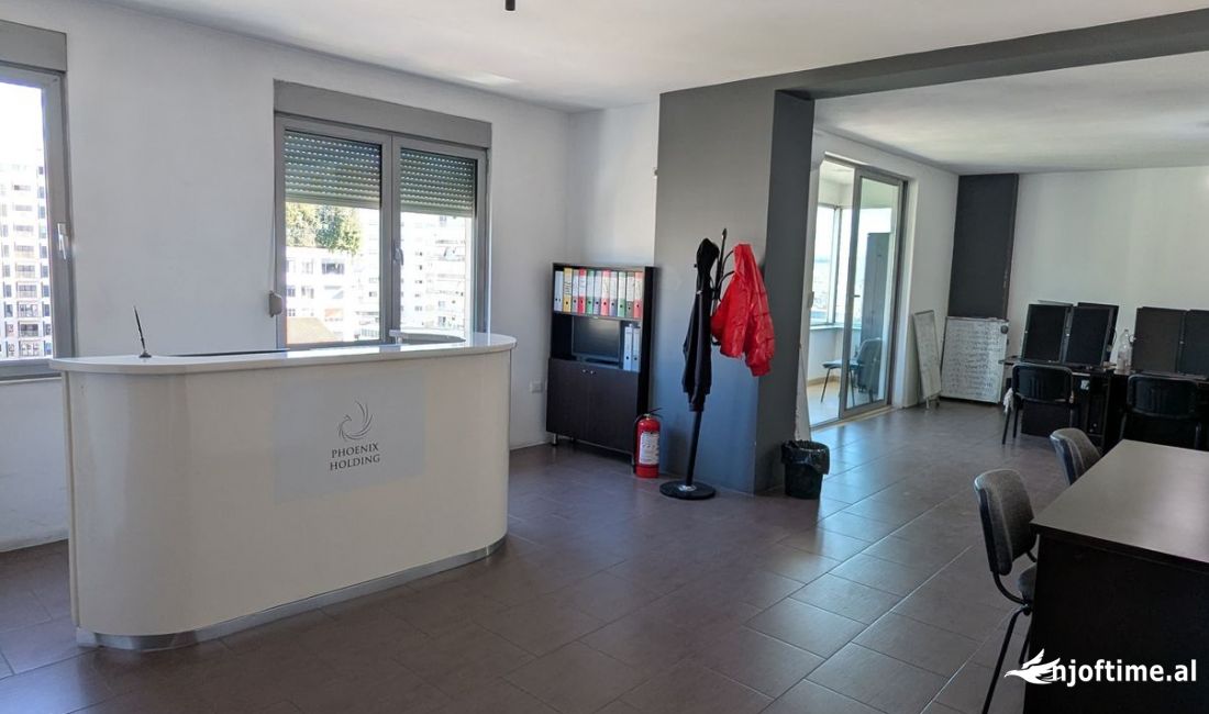 Jepet me qera per zyra ambient Open Space ne Zog te Zi/ 700 euro