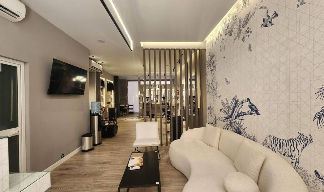 EKSKLUZIVE PER SHITJE BIZNES - STUDIO MAKE UP - HAIR EXTENSIONS& ESTETIKE TEK KOMPLEKSI DELIJORGJI- 