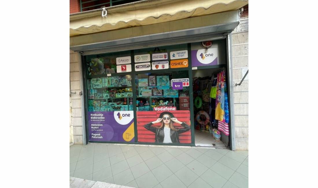 SHITET KY SUPER DYQAN BUZE RRUGE NE FRESK!!