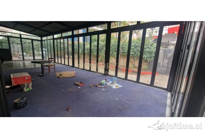 Ambiente Commerciale in Affitto 2+1 a Tirana - 700 Euro