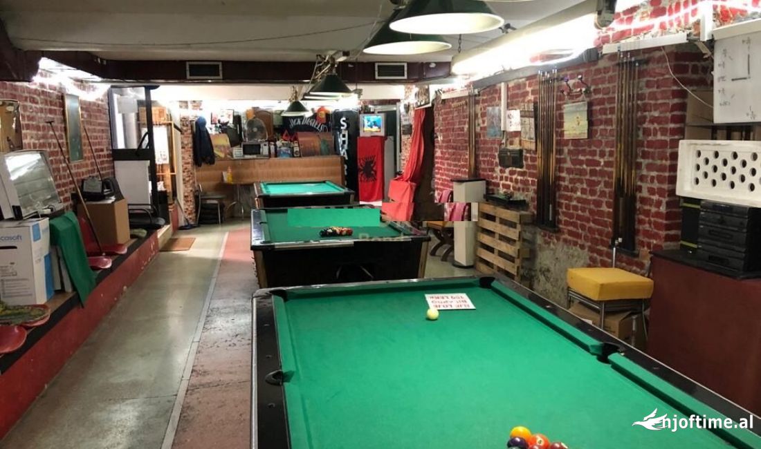 Ambjent me qira te Ish-Blloku