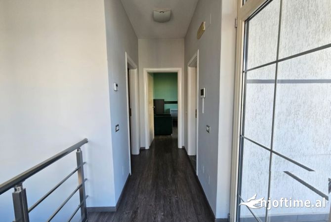 JEPET ME QIRA PER ZYRA DY KATE TE NJE GODINE TEK 21 DHJETORI !