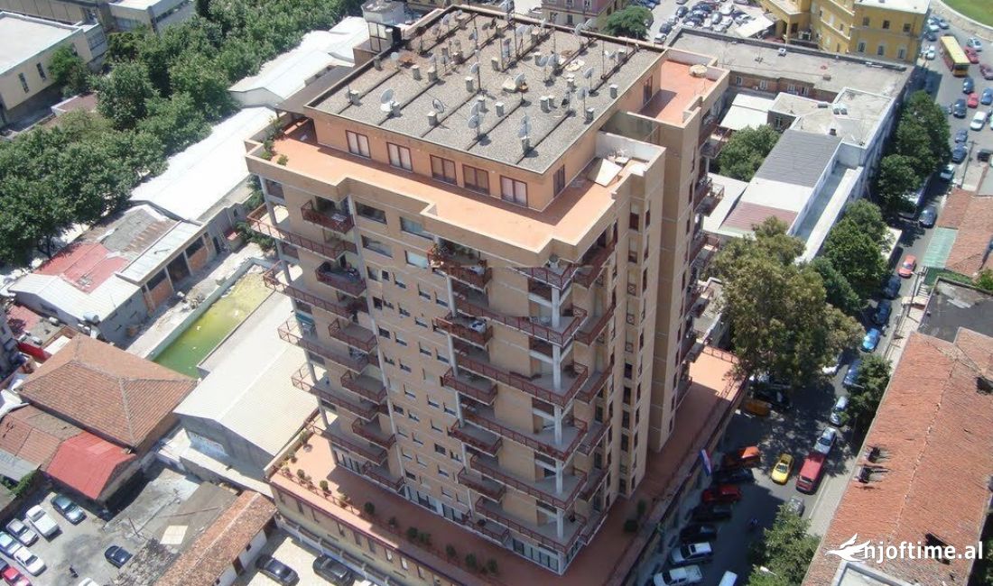 ME QERA BANESA 3+1+2 NE TORRE DRINI PER ZYRE/BANIM!