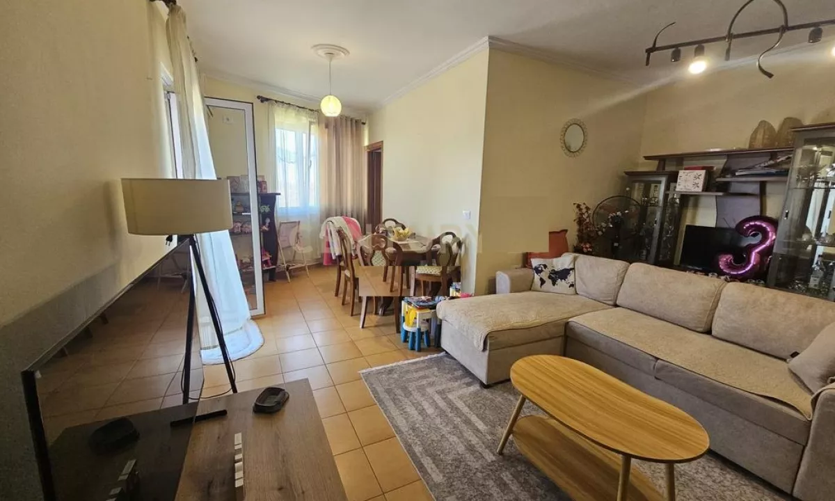 Shtepi me qera Apartament ne Tirane, 1+1, Mobilimi E mobiluar, Pagesa 450  Euro.