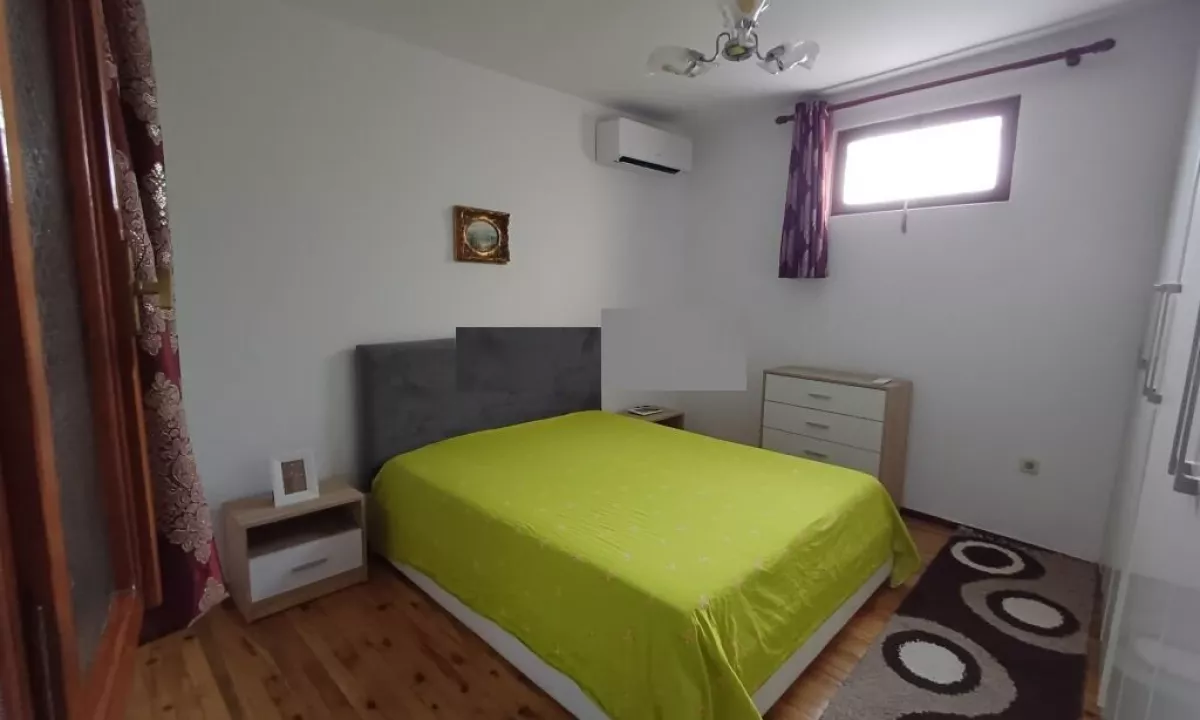 Shtepi me qera Apartament ne Tirane, 3+1, Mobilimi E mobiluar, Pagesa 480  Euro.