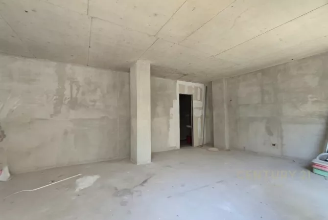 Business Property for Rent 1+1 in Tirana - 2,500 Euro