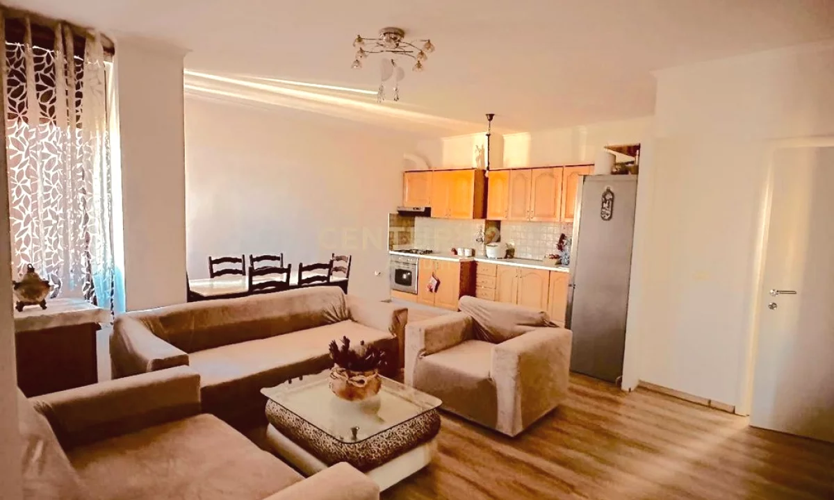 Shtepi me qera Apartament ne Tirane, 2+1, Mobilimi E mobiluar, Pagesa 500  Euro.