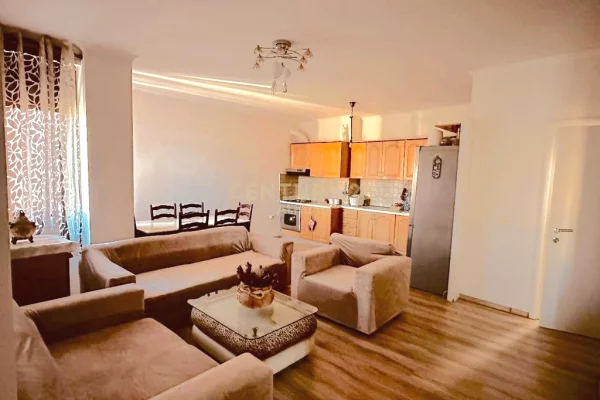 Shtepi me qera 2+1 ne Tirane - 500 Euro