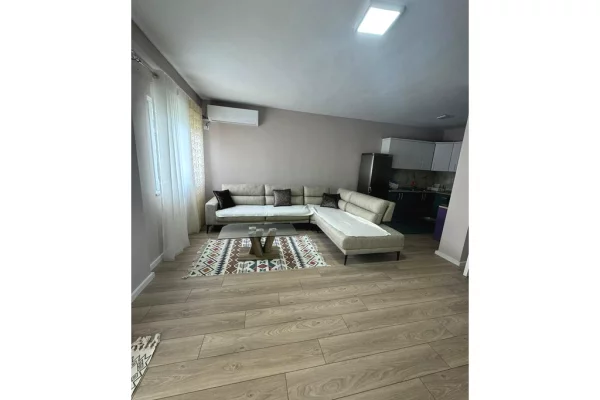 Shtepi me qera 2+1 ne Tirane - 480 Euro