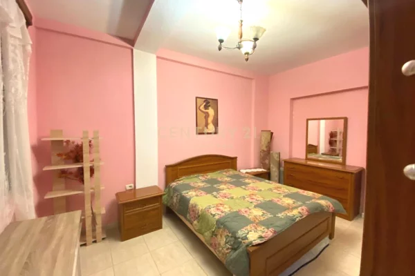 Shtepi me qera Apartament ne Tirane, 1+1, Mobilimi E mobiluar, Pagesa 400  Euro.