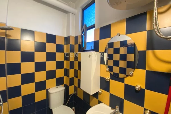 Shtepi me qera Apartament ne Tirane, 1+1, Mobilimi E mobiluar, Pagesa 400  Euro.