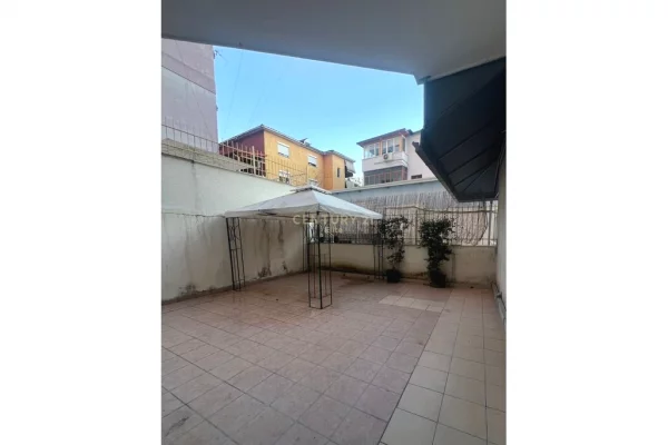 Shtepi me qera Apartament ne Tirane, 1+1, Mobilimi E mobiluar, Pagesa 420  Euro.