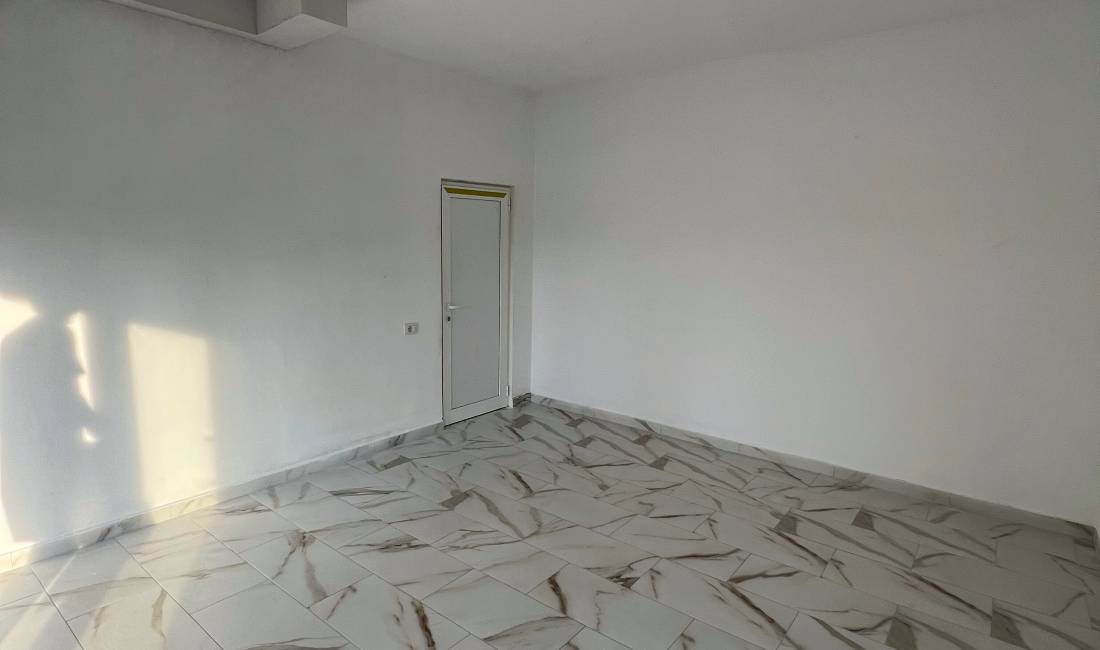 Ambiente biznesi me qera - Kamez